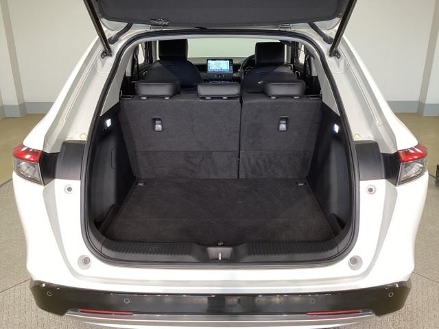 ヴェゼル ｅ：ＨＥＶＺ　Ｓヒータ　地デジフルセグＴＶ　電動テールゲート　サイドエアバッグ　後カメラ　前後障害物センサー　横滑防止装置　エアコン　ＬＥＤヘットライト　パワステ　ＵＳＢ接続　ナビＴＶ　エアバック（40枚目）