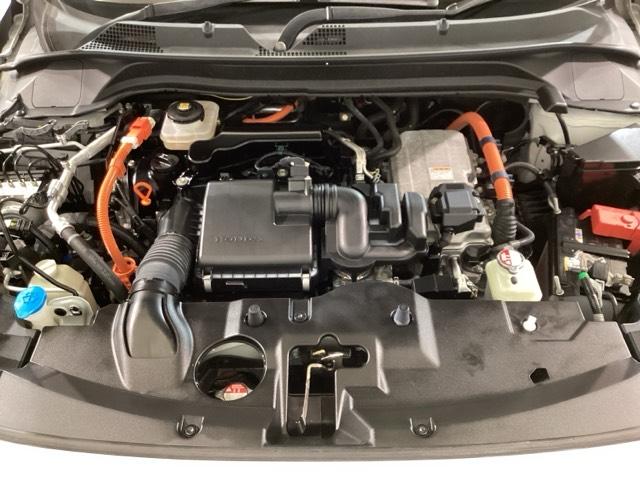 ヴェゼル ｅ：ＨＥＶＺ　Ｓヒータ　地デジフルセグＴＶ　電動テールゲート　サイドエアバッグ　後カメラ　前後障害物センサー　横滑防止装置　エアコン　ＬＥＤヘットライト　パワステ　ＵＳＢ接続　ナビＴＶ　エアバック（42枚目）