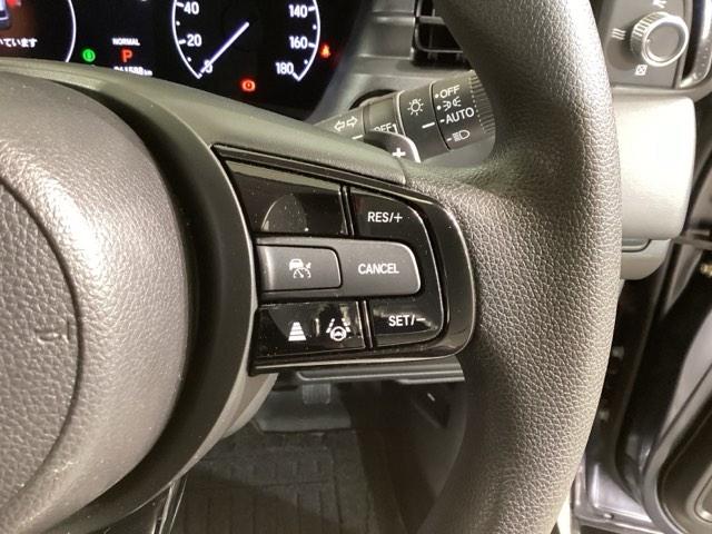 ヴェゼル ｅ：ＨＥＶＺ　地デジフルセグＴＶ　サイドエアバッグ　後カメラ　前後障害物センサー　横滑防止装置　エアコン　ＬＥＤヘットライト　パワステ　ＵＳＢ接続　ナビＴＶ　エアバック　クルーズＣ　ＡＢＳ　ＥＴＣ付（28枚目）