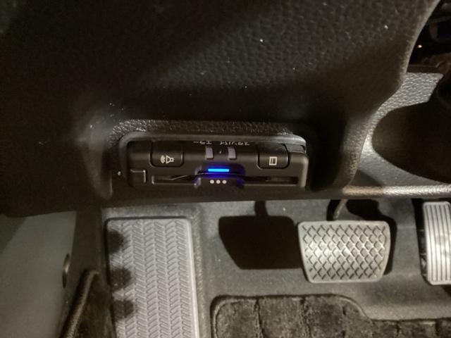 ヴェゼル ｅ：ＨＥＶＺ　地デジフルセグＴＶ　サイドエアバッグ　後カメラ　前後障害物センサー　横滑防止装置　エアコン　ＬＥＤヘットライト　パワステ　ＵＳＢ接続　ナビＴＶ　エアバック　クルーズＣ　ＡＢＳ　ＥＴＣ付（33枚目）