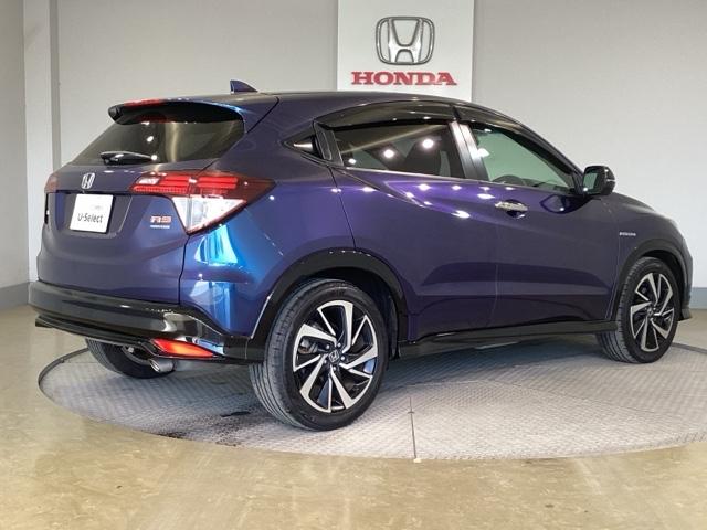 ヴェゼル ハイブリッドＲＳ・ホンダセンシング　ＥＴＣ車載器　リヤカメラ　盗難防止装置　ＶＳＡ　クルコン　助手席エアバッグ　ＬＥＤライト　ナビＴＶ　サイドエアバック　ＵＳＢ　パワーステアリング　ＤＶＤ再生機能（7枚目）