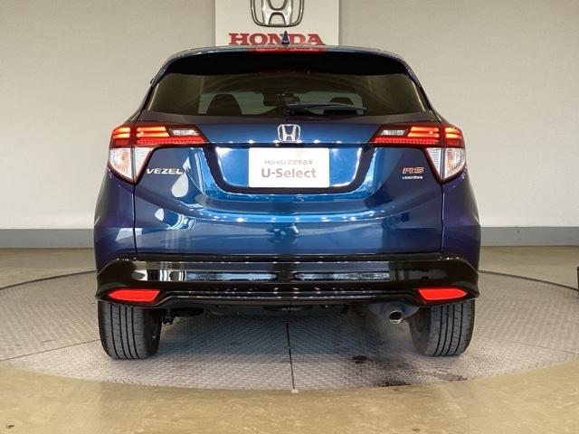 ヴェゼル ハイブリッドＲＳ・ホンダセンシング　ＥＴＣ車載器　リヤカメラ　盗難防止装置　ＶＳＡ　クルコン　助手席エアバッグ　ＬＥＤライト　ナビＴＶ　サイドエアバック　ＵＳＢ　パワーステアリング　ＤＶＤ再生機能（12枚目）