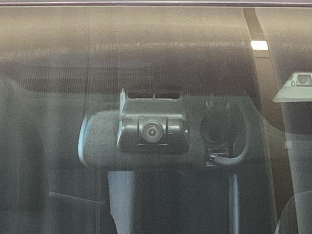 ヴェゼル ハイブリッドＲＳ・ホンダセンシング　ＥＴＣ車載器　リヤカメラ　盗難防止装置　ＶＳＡ　クルコン　助手席エアバッグ　ＬＥＤライト　ナビＴＶ　サイドエアバック　ＵＳＢ　パワーステアリング　ＤＶＤ再生機能（35枚目）