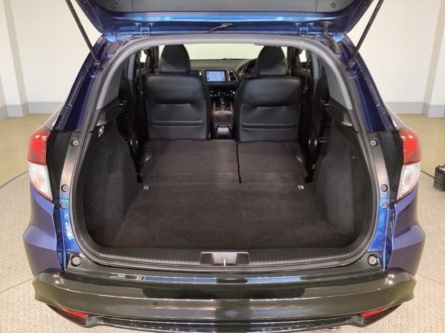ヴェゼル ハイブリッドＲＳ・ホンダセンシング　ＥＴＣ車載器　リヤカメラ　盗難防止装置　ＶＳＡ　クルコン　助手席エアバッグ　ＬＥＤライト　ナビＴＶ　サイドエアバック　ＵＳＢ　パワーステアリング　ＤＶＤ再生機能（41枚目）
