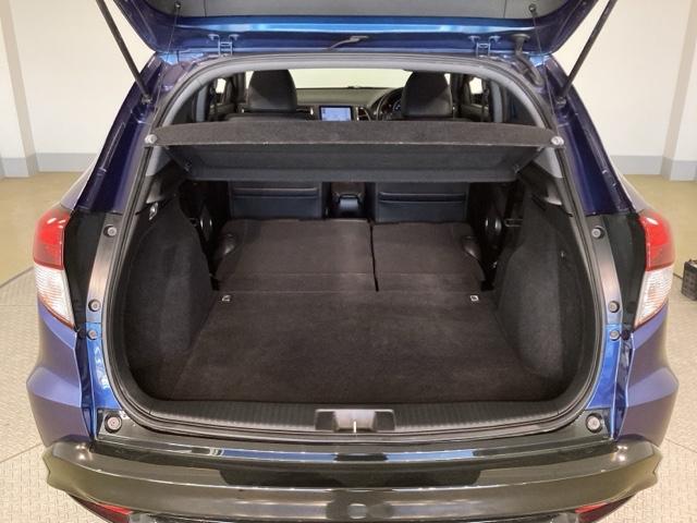 ヴェゼル ハイブリッドＲＳ・ホンダセンシング　ＥＴＣ車載器　リヤカメラ　盗難防止装置　ＶＳＡ　クルコン　助手席エアバッグ　ＬＥＤライト　ナビＴＶ　サイドエアバック　ＵＳＢ　パワーステアリング　ＤＶＤ再生機能（42枚目）