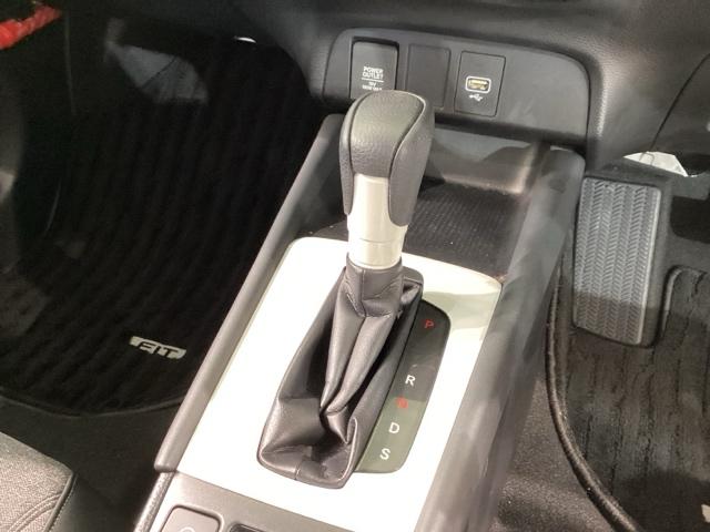 フィット ホーム　ＵＳＢポート　前後誤発進抑制　前後障害物センサー　オートライト　Ｗエアバック　ｉストップ　ＬＥＤヘットライト　スマ－トキ－　横滑り防止機能　ＥＴＣ車載器　盗難防止装置　ドラレコ　エアバッグ（17枚目）