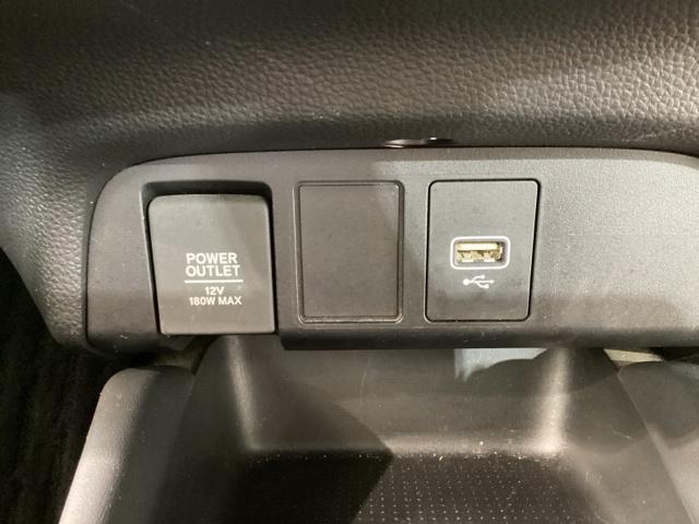 フィット ホーム　ＵＳＢポート　前後誤発進抑制　前後障害物センサー　オートライト　Ｗエアバック　ｉストップ　ＬＥＤヘットライト　スマ－トキ－　横滑り防止機能　ＥＴＣ車載器　盗難防止装置　ドラレコ　エアバッグ（34枚目）