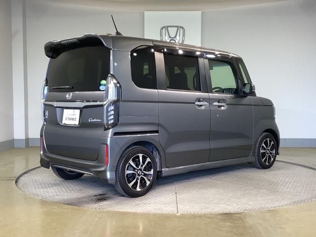 N-BOXカスタム G・Lホンダセンシング ヘッドライトLED キーレススタート ベンチシート オ-トエアコン ドライブレコ-ダ- パワステ DVDプレーヤー アイストップ エアB 地デジフルセグ ETC装備 USB接続(7枚目)