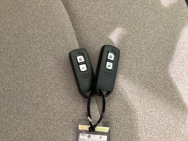 Ｎ－ＯＮＥ オリジナル　両席エアバック　サイドカーテンエアバック　盗難防止　ＬＥＤヘッド　スマキー　フルオートエアコン　ナビＴＶ　横滑り防止機能　Ｃソナー　ＤＶＤ　バックカメラ　ＥＴＣ　キーフリー　ｉストップ（26枚目）