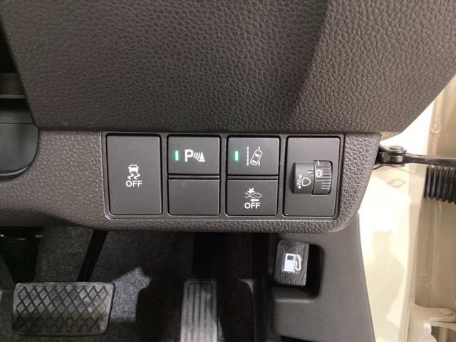 Ｎ－ＯＮＥ オリジナル　両席エアバック　サイドカーテンエアバック　盗難防止　ＬＥＤヘッド　スマキー　フルオートエアコン　ナビＴＶ　横滑り防止機能　Ｃソナー　ＤＶＤ　バックカメラ　ＥＴＣ　キーフリー　ｉストップ（29枚目）