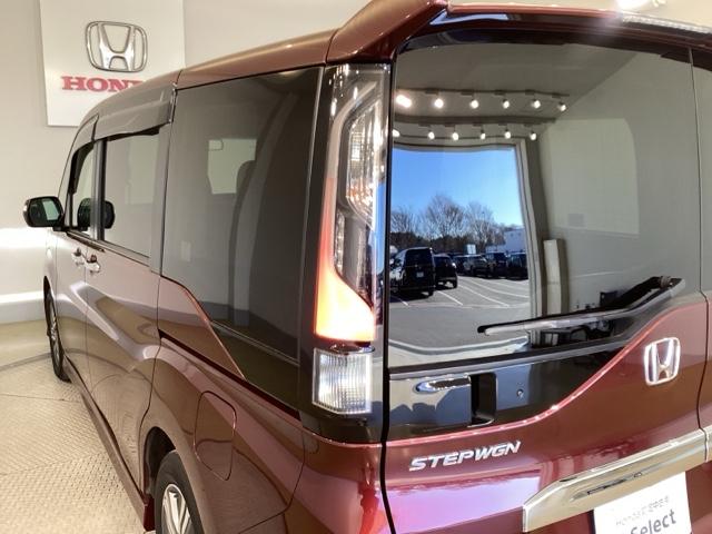 ステップワゴンスパーダ ｅ：ＨＥＶスパーダＧホンダセンシング　ＰＷ　ＬＥＤヘッドライト　ＵＳＢ　セキュリティアラーム　オートクルーズコントロール　ＥＴＣ　スマートキー　ＤＶＤ再生可能　ナビ＆ＴＶ　キーレス　３列シート（12枚目）
