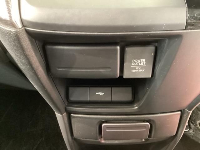 ステップワゴンスパーダ ｅ：ＨＥＶスパーダＧホンダセンシング　ＰＷ　ＬＥＤヘッドライト　ＵＳＢ　セキュリティアラーム　オートクルーズコントロール　ＥＴＣ　スマートキー　ＤＶＤ再生可能　ナビ＆ＴＶ　キーレス　３列シート（36枚目）