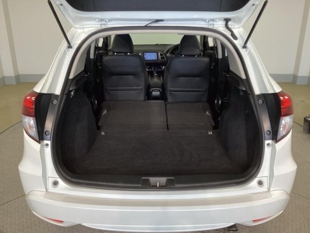 ヴェゼル ハイブリッドＺ・ホンダセンシング　地デジチューナー　スマートキ－　ドライブレコーダ　運転席助手席エアバッグ　ＥＳＣ　ＡＢＳ　イモビ　ＤＶＤ再生機能　サイドカーテンエアバック　ナビ＆ＴＶ　パワステ（40枚目）