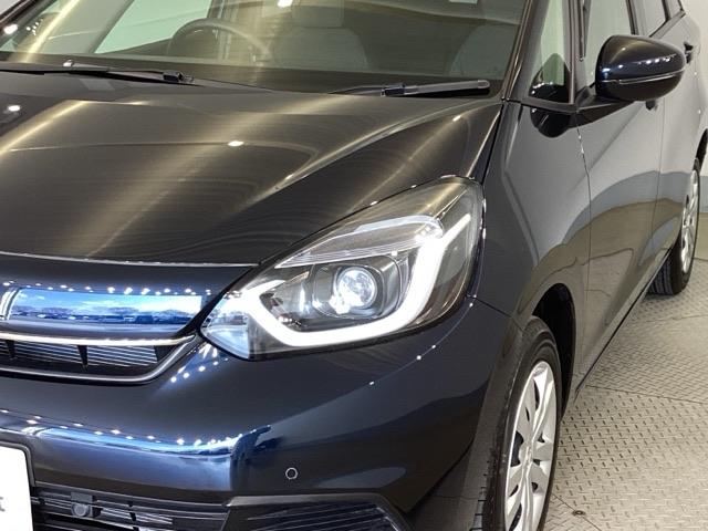 フィット ホーム　前後センサー　地デジチューナー　ＢＴ　横滑り防止　盗難防止装置　衝突軽減ブレーキ　オートハイビーム　サイドエアバッグ　ＵＳＢ　オートクルーズコントロール　ドラレコ　ＥＴＣ　ＡＡＣ　スマ－トキ－（11枚目）