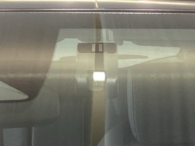 フィット ホーム　前後センサー　地デジチューナー　ＢＴ　横滑り防止　盗難防止装置　衝突軽減ブレーキ　オートハイビーム　サイドエアバッグ　ＵＳＢ　オートクルーズコントロール　ドラレコ　ＥＴＣ　ＡＡＣ　スマ－トキ－（35枚目）