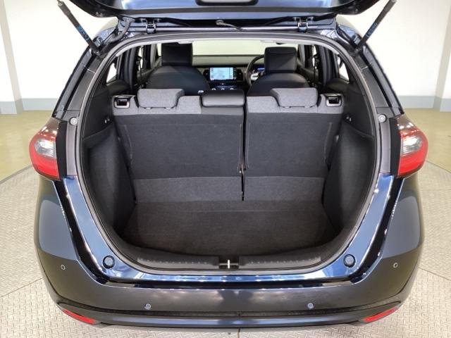 フィット ホーム　前後センサー　地デジチューナー　ＢＴ　横滑り防止　盗難防止装置　衝突軽減ブレーキ　オートハイビーム　サイドエアバッグ　ＵＳＢ　オートクルーズコントロール　ドラレコ　ＥＴＣ　ＡＡＣ　スマ－トキ－（40枚目）