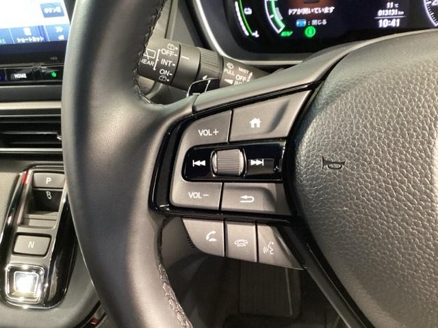 オデッセイハイブリッド e:HEVアブソルート・EXブラックエディション アイドリングストップ 地デジ Dレコ 試乗車UP Sヒーター Wエアコン ETC車載器 電動シ-ト レザーシート 盗難防止システム 3列シート VSA(30枚目)