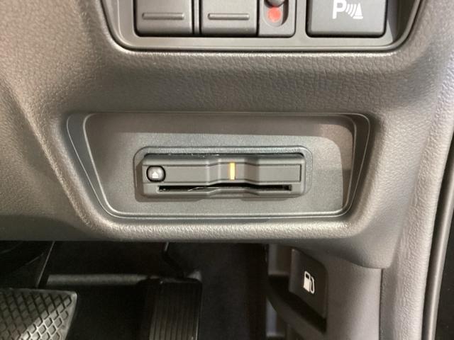 オデッセイハイブリッド e:HEVアブソルート・EXブラックエディション アイドリングストップ 地デジ Dレコ 試乗車UP Sヒーター Wエアコン ETC車載器 電動シ-ト レザーシート 盗難防止システム 3列シート VSA(32枚目)