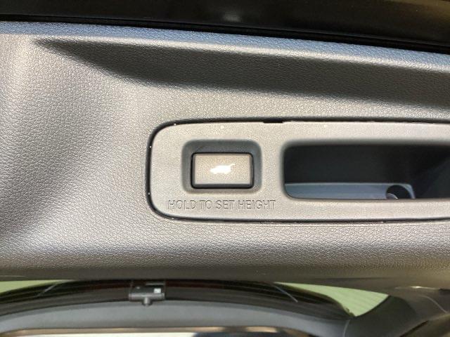 オデッセイハイブリッド e:HEVアブソルート・EXブラックエディション アイドリングストップ 地デジ Dレコ 試乗車UP Sヒーター Wエアコン ETC車載器 電動シ-ト レザーシート 盗難防止システム 3列シート VSA(38枚目)