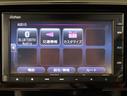 プレミアム　クルコン　運転席エアバック　横滑防止　イモビライザー　ＵＳＢ接続　ＥＴＣ装備　バックモニター　助手席エアバック　パワーステ　フルオートエアコン　スマ－トキ－　キーレス　サイドエアバック（22枚目）