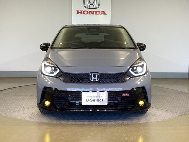 フィット ＲＳ　サポカー　ＵＳＢ接続　盗難防止システム　ＡＵＴＯライト　リヤカメラ　ＬＥＤライト　ＡＢＳ　ＥＳＣ　サイドエアバッグ　ＥＴＣ車載器　キーレス　フルオートエアコン　スマートキー　フルセグＴＶ（10枚目）