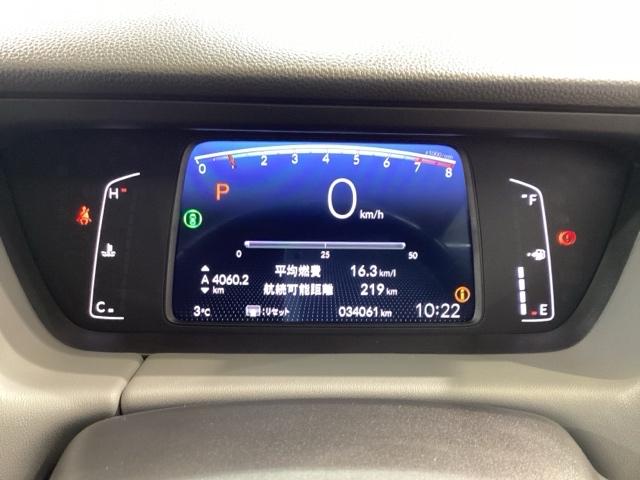 フィット ＲＳ　サポカー　ＵＳＢ接続　盗難防止システム　ＡＵＴＯライト　リヤカメラ　ＬＥＤライト　ＡＢＳ　ＥＳＣ　サイドエアバッグ　ＥＴＣ車載器　キーレス　フルオートエアコン　スマートキー　フルセグＴＶ（16枚目）