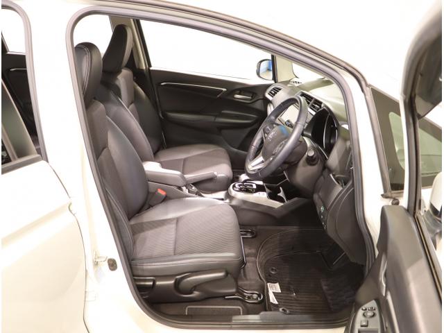 フィットハイブリッド Lホンダセンシング 軽減ブレーキ Rカメ LED サイドSRS 横滑り防止 ドライブレコーダー フルセグテレビ ナビTV パワーステアリング 盗難防止装置 オートクルーズ ETC車載器 DVD再生(40枚目)