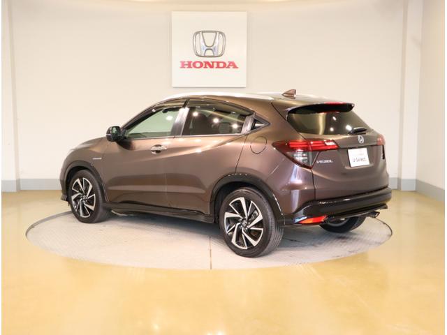 ヴェゼル ハイブリッドＲＳ・ホンダセンシング　ＥＴＣ付　サイドＳＲＳ　Ｒカメ　フルオートエアコン　ＵＳＢ接続　両席エアバック　スマキー　オートクルーズコントロール　衝突軽減ブレーキシステム　ＴＶナビ　横滑り防止（5枚目）