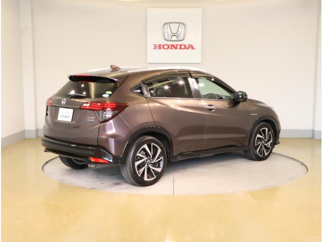 ヴェゼル ハイブリッドＲＳ・ホンダセンシング　ＥＴＣ付　サイドＳＲＳ　Ｒカメ　フルオートエアコン　ＵＳＢ接続　両席エアバック　スマキー　オートクルーズコントロール　衝突軽減ブレーキシステム　ＴＶナビ　横滑り防止（7枚目）