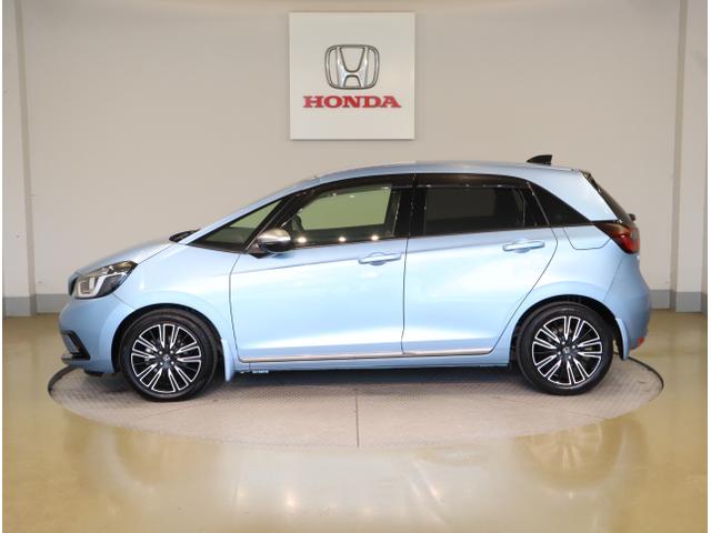 フィット リュクス Bカメ サイドエアバッグ 衝突軽減ブレーキ ETC車載器 クルーズコントロール 前席シートヒーター ドライブレコーダー パワステ LEDヘッドライト エアコン ABS Iストップ キーレス(4枚目)