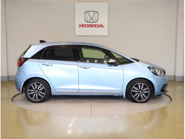 フィット リュクス Bカメ サイドエアバッグ 衝突軽減ブレーキ ETC車載器 クルーズコントロール 前席シートヒーター ドライブレコーダー パワステ LEDヘッドライト エアコン ABS Iストップ キーレス(8枚目)