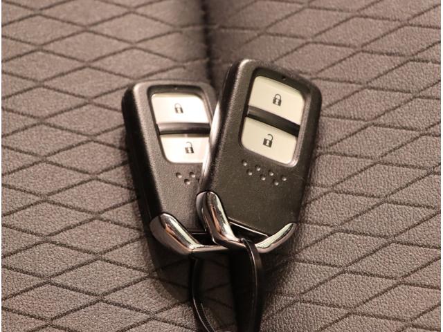 フィット リュクス Bカメ サイドエアバッグ 衝突軽減ブレーキ ETC車載器 クルーズコントロール 前席シートヒーター ドライブレコーダー パワステ LEDヘッドライト エアコン ABS Iストップ キーレス(26枚目)