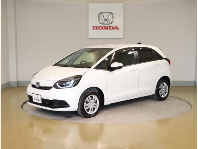 フィット e:HEVホーム 前後誤発進抑制機能 助手席エアバッグ 運転席エアバッグ アイドリングストップ LEDライト USB接続 バックカメラ ABS サイドエアバッグ オートクルーズコントロール DVD再生(3枚目)