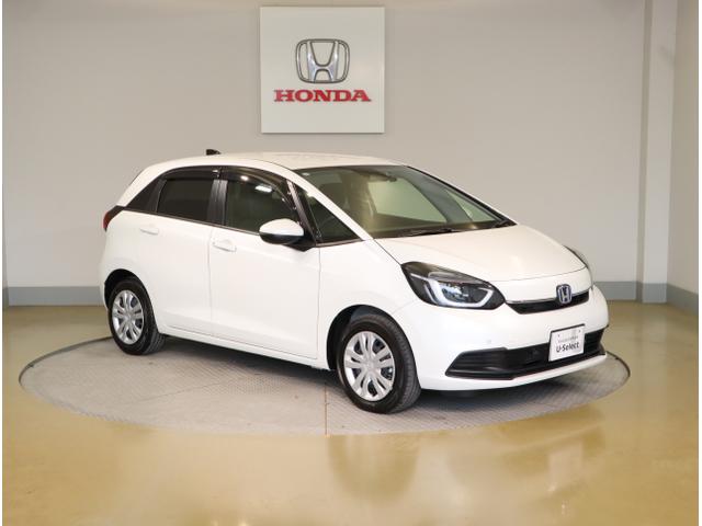 フィット e:HEVホーム 前後誤発進抑制機能 助手席エアバッグ 運転席エアバッグ アイドリングストップ LEDライト USB接続 バックカメラ ABS サイドエアバッグ オートクルーズコントロール DVD再生(9枚目)