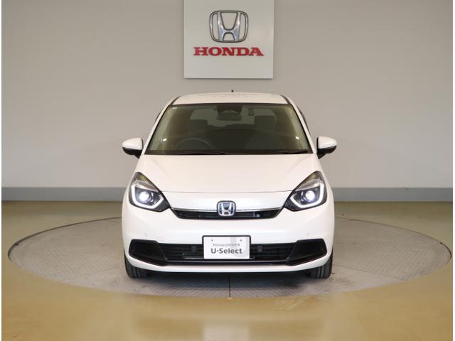 フィット e:HEVホーム 前後誤発進抑制機能 助手席エアバッグ 運転席エアバッグ アイドリングストップ LEDライト USB接続 バックカメラ ABS サイドエアバッグ オートクルーズコントロール DVD再生(10枚目)