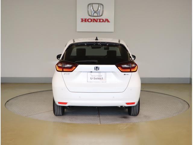 フィット e:HEVホーム 前後誤発進抑制機能 助手席エアバッグ 運転席エアバッグ アイドリングストップ LEDライト USB接続 バックカメラ ABS サイドエアバッグ オートクルーズコントロール DVD再生(12枚目)