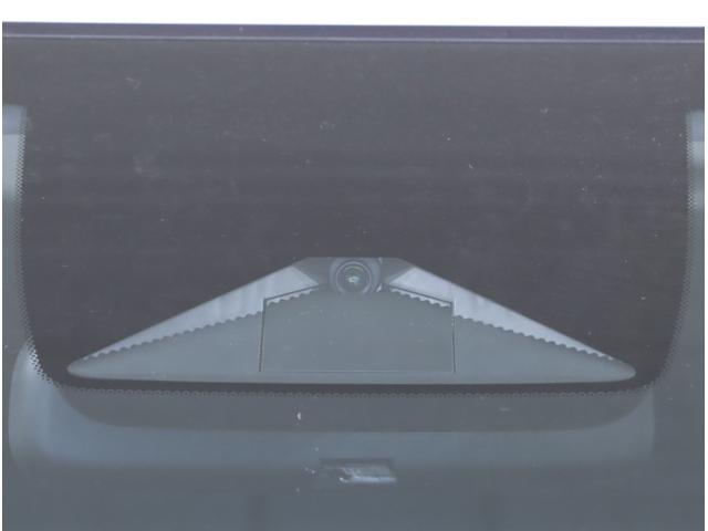 フィット e:HEVホーム 前後誤発進抑制機能 助手席エアバッグ 運転席エアバッグ アイドリングストップ LEDライト USB接続 バックカメラ ABS サイドエアバッグ オートクルーズコントロール DVD再生(27枚目)