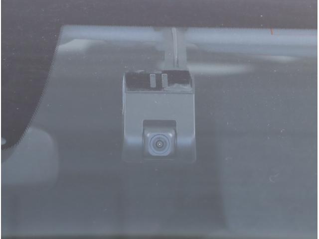 フィット e:HEVホーム 前後誤発進抑制機能 助手席エアバッグ 運転席エアバッグ アイドリングストップ LEDライト USB接続 バックカメラ ABS サイドエアバッグ オートクルーズコントロール DVD再生(35枚目)