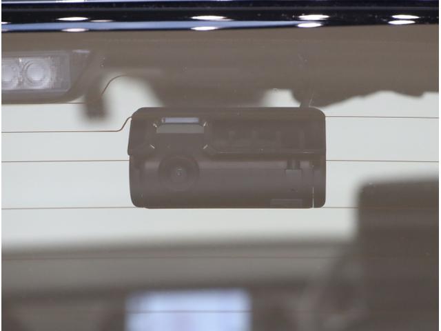 フィット e:HEVホーム 前後誤発進抑制機能 助手席エアバッグ 運転席エアバッグ アイドリングストップ LEDライト USB接続 バックカメラ ABS サイドエアバッグ オートクルーズコントロール DVD再生(36枚目)