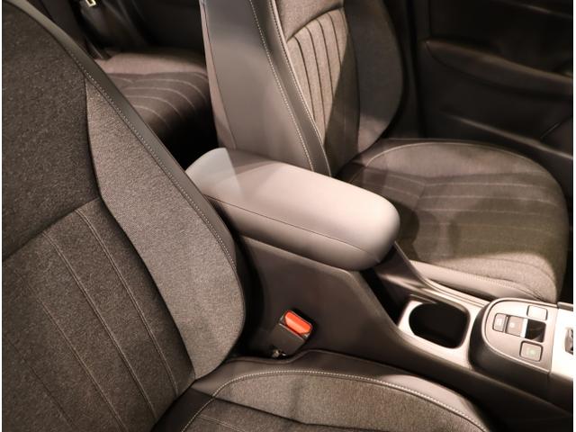 フィット e:HEVホーム 前後誤発進抑制機能 助手席エアバッグ 運転席エアバッグ アイドリングストップ LEDライト USB接続 バックカメラ ABS サイドエアバッグ オートクルーズコントロール DVD再生(38枚目)