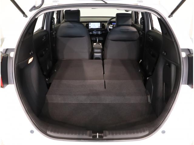 フィット e:HEVホーム 前後誤発進抑制機能 助手席エアバッグ 運転席エアバッグ アイドリングストップ LEDライト USB接続 バックカメラ ABS サイドエアバッグ オートクルーズコントロール DVD再生(45枚目)