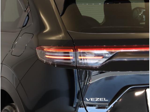 ヴェゼル ｅ：ＨＥＶＸ　前後障害物センサー　ＡＡＣ　イモビライザー　スマ－トキ－　誤発進抑制　ＰＷ　リアカメラ　クルコン　ＥＳＣ　ＥＴＣ装備　キーフリー　ＬＥＤヘッドランプ　ナビＴＶ　サイドカーテンエアバック（13枚目）