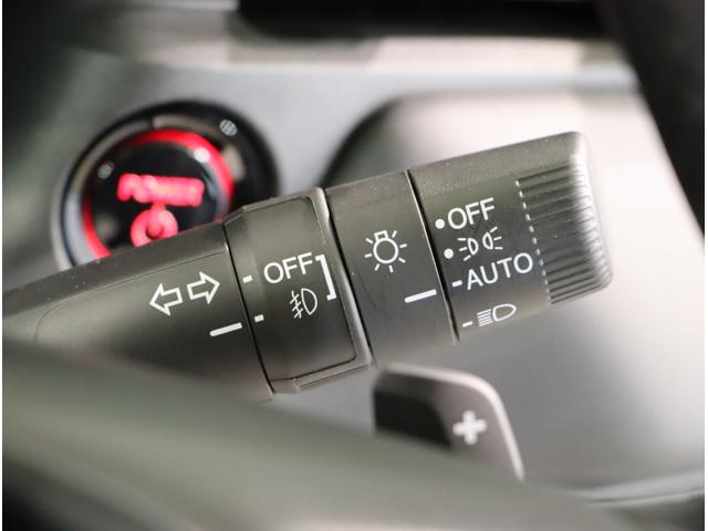 ヴェゼル ｅ：ＨＥＶＸ　前後障害物センサー　ＡＡＣ　イモビライザー　スマ－トキ－　誤発進抑制　ＰＷ　リアカメラ　クルコン　ＥＳＣ　ＥＴＣ装備　キーフリー　ＬＥＤヘッドランプ　ナビＴＶ　サイドカーテンエアバック（32枚目）