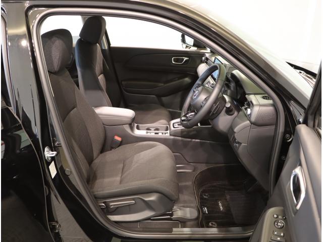 ヴェゼル ｅ：ＨＥＶＸ　前後障害物センサー　ＡＡＣ　イモビライザー　スマ－トキ－　誤発進抑制　ＰＷ　リアカメラ　クルコン　ＥＳＣ　ＥＴＣ装備　キーフリー　ＬＥＤヘッドランプ　ナビＴＶ　サイドカーテンエアバック（42枚目）