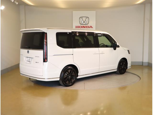 ステップワゴン ｅ：ＨＥＶスパーダ　マルチカメラ　デュアルエアコン　フルオートエアコン　ＥＳＣ　シートヒータ　オートライト　キーフリー　ＬＥＤヘッドランプ　イモビ　ＡＢＳ　スマートキ　ＵＳＢポート　ＥＣＯモード（7枚目）