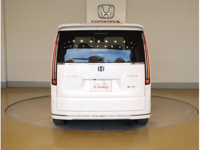 ステップワゴン ｅ：ＨＥＶスパーダ　マルチカメラ　デュアルエアコン　フルオートエアコン　ＥＳＣ　シートヒータ　オートライト　キーフリー　ＬＥＤヘッドランプ　イモビ　ＡＢＳ　スマートキ　ＵＳＢポート　ＥＣＯモード（12枚目）