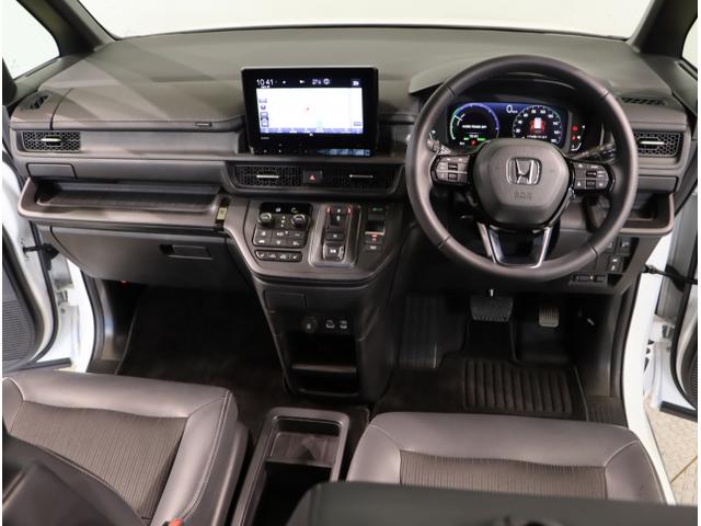 ステップワゴン ｅ：ＨＥＶスパーダ　マルチカメラ　デュアルエアコン　フルオートエアコン　ＥＳＣ　シートヒータ　オートライト　キーフリー　ＬＥＤヘッドランプ　イモビ　ＡＢＳ　スマートキ　ＵＳＢポート　ＥＣＯモード（14枚目）