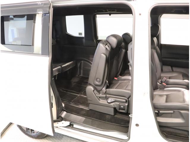 ステップワゴン ｅ：ＨＥＶスパーダ　マルチカメラ　デュアルエアコン　フルオートエアコン　ＥＳＣ　シートヒータ　オートライト　キーフリー　ＬＥＤヘッドランプ　イモビ　ＡＢＳ　スマートキ　ＵＳＢポート　ＥＣＯモード（44枚目）