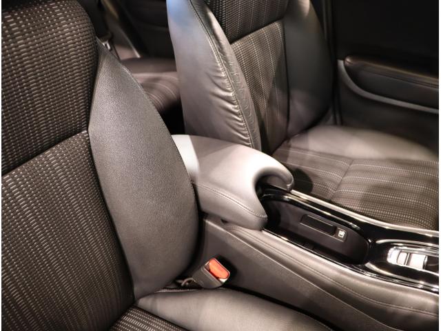 ヴェゼル ハイブリッドＸ・Ｌパッケージ　ナビ＆ＴＶ　Ｒカメラ　フルタイム４ＷＤ　Ａストップ　盗難防止システム　ＬＥＤライト　シートヒータ　キーレス　オートクルーズコントロール　サイドＳＲＳ　ＶＳＡ　エアコン（40枚目）