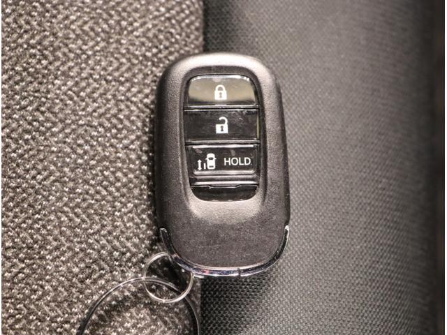 Ｎ－ＢＯＸカスタム ベースグレード　ＵＳＢ接続　ＣＭＢＳ　ベンチシート　オートエアコン　スマートキ　ＬＥＤ　盗難防止装置　クルコン　ＥＴＣ　バックカメラ　パワーステアリング　エアバッグ　ＥＳＣ　パワーウインドウ　ＡＢＳ（22枚目）